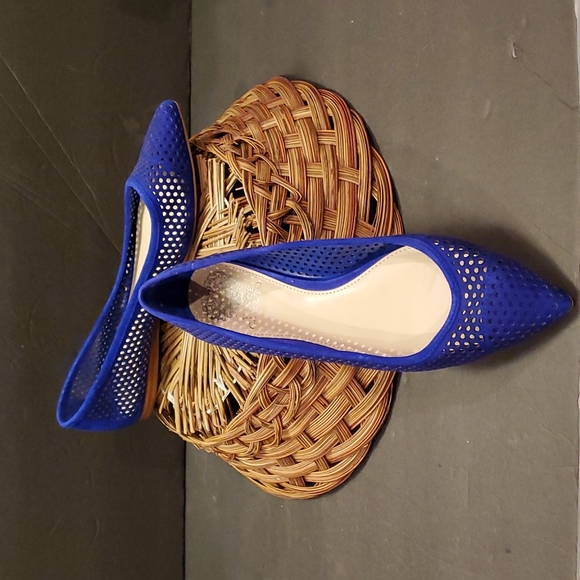 Vince Camuto Shoes - Vince Camuto Women royal Blue suede loafer   sz 8.5M